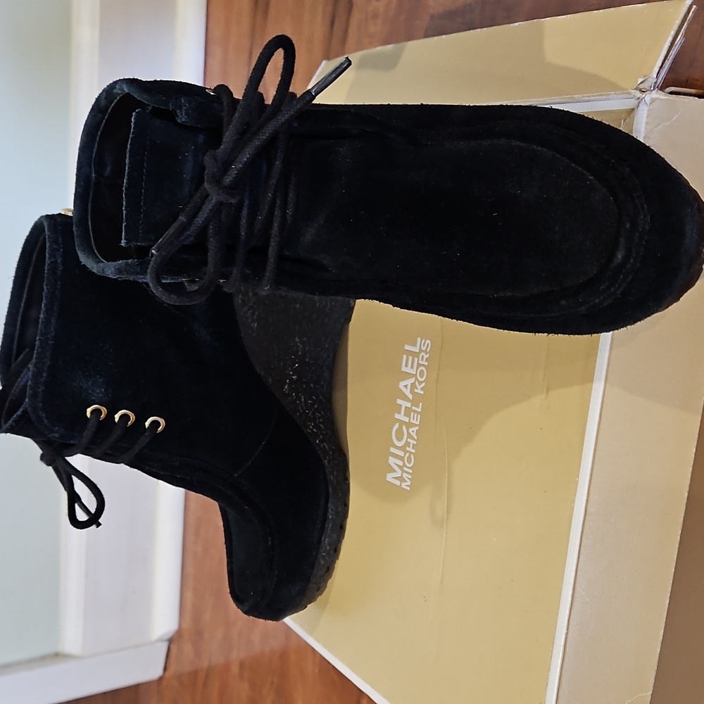 Michael KORS suede Booties